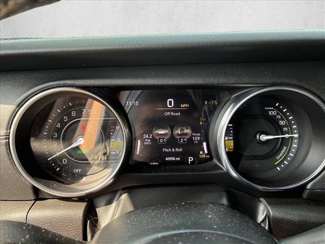 Used 2023 Jeep Wrangler Unlimited Sahara w/ Cold Weather Group AWD/4WD image 14