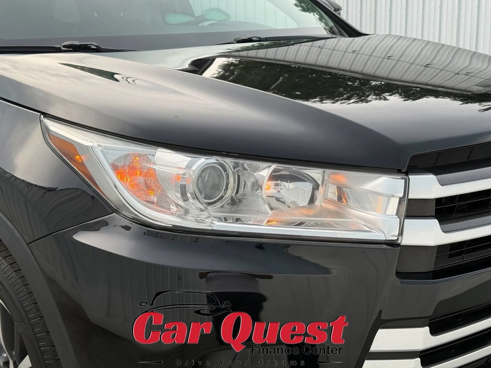Used 2019 Toyota Highlander XLE w/ Preferred Accessory Package AWD/4WD image 23