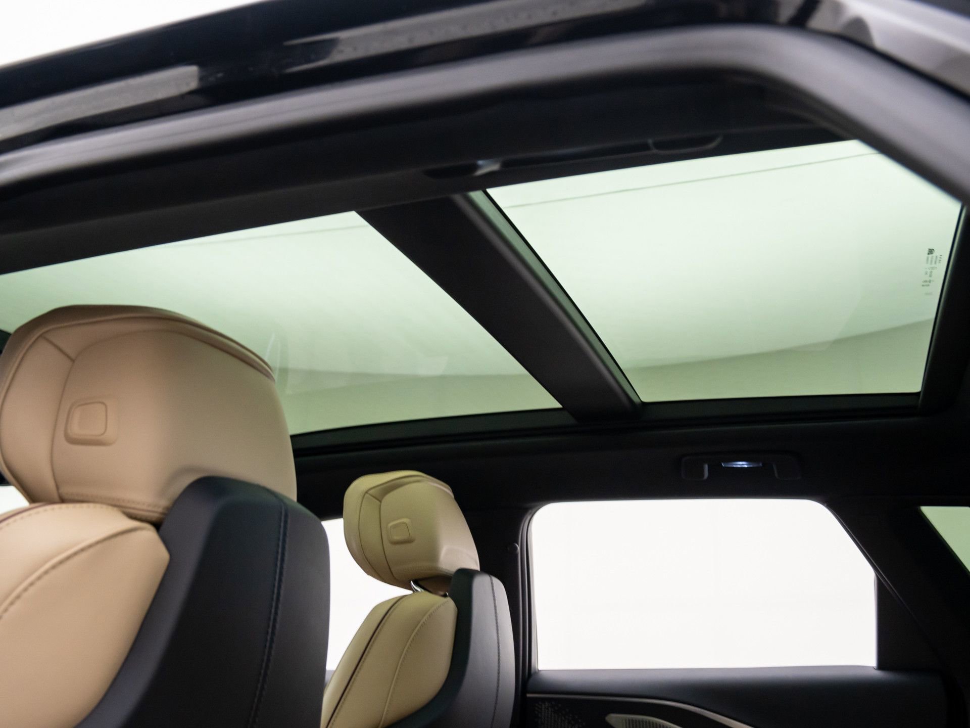 Certified 2025 Cadillac Lyriq Luxury image 23