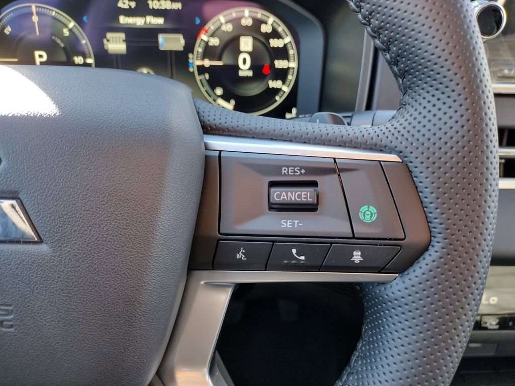 New 2025 Mitsubishi Outlander SE image 30