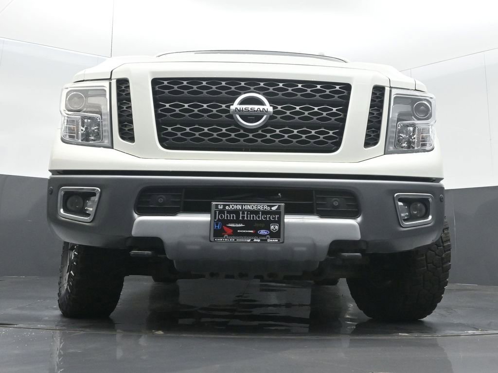 Used 2018 Nissan Titan PRO-4X w/ Pro-4x Convenience Package AWD/4WD image 11