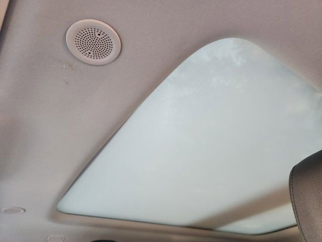 Used 2024 Land Rover Range Rover Evoque Dynamic SE image 27