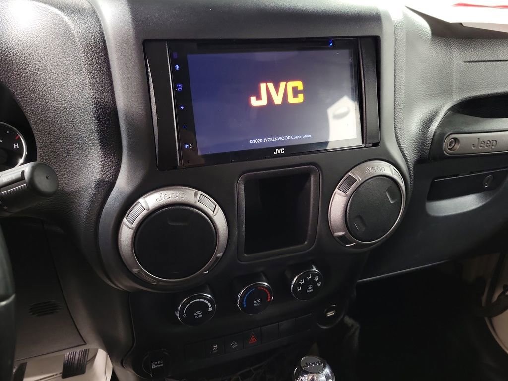 Used 2016 Jeep Wrangler Unlimited Sport w/ Connectivity Group image 15