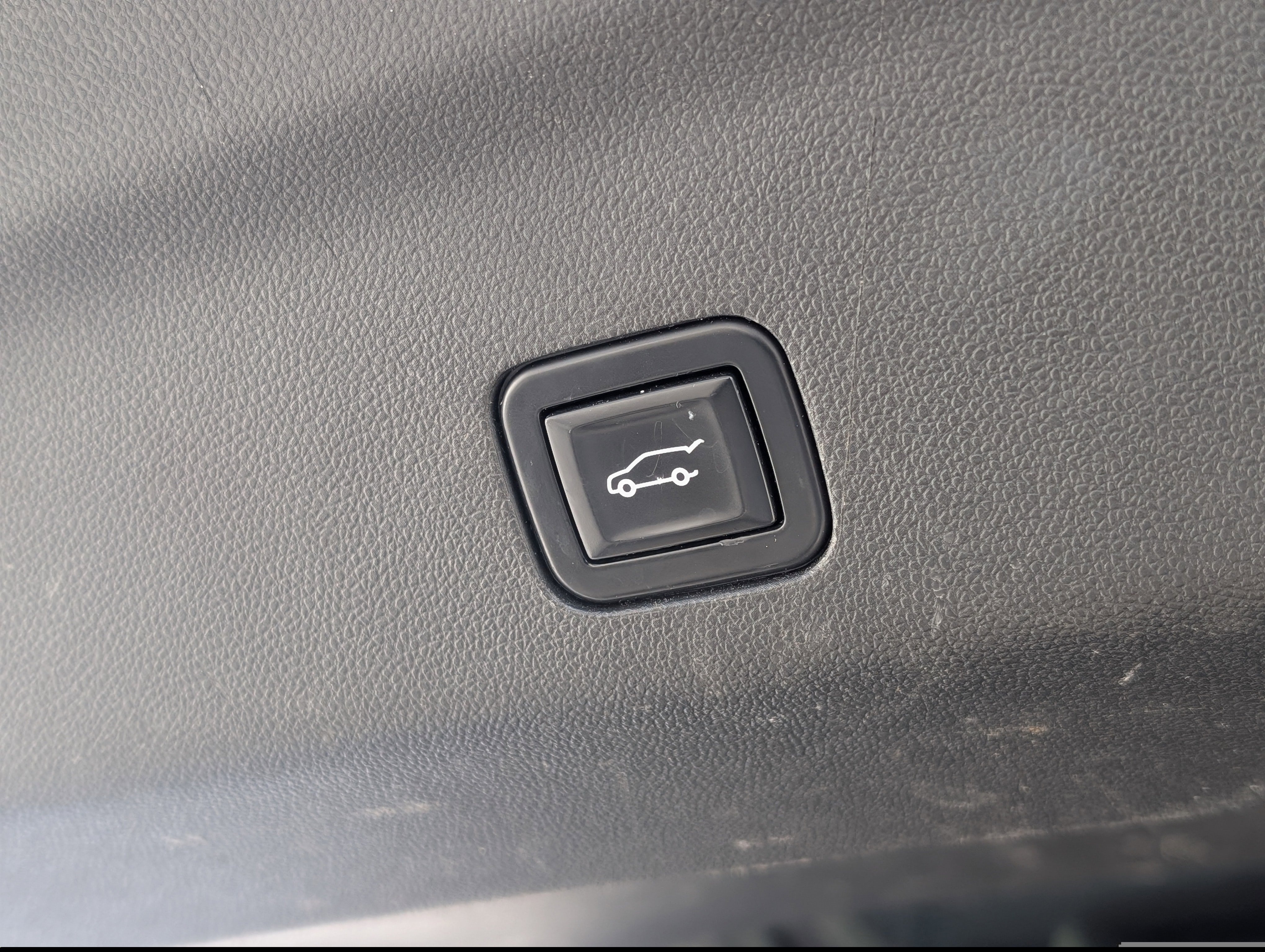 Used 2021 Chevrolet Suburban Z71 image 44