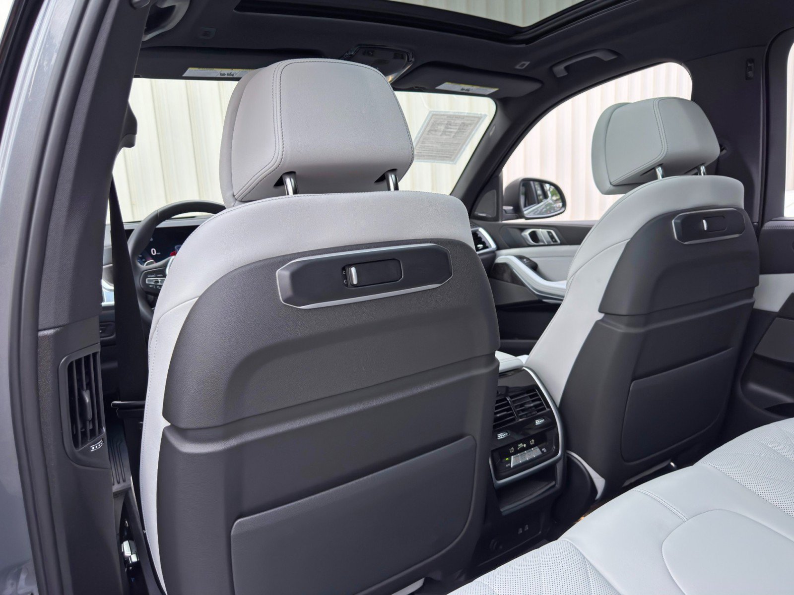 Used 2024 BMW X5 sDrive40i w/ Premium Package RWD image 40