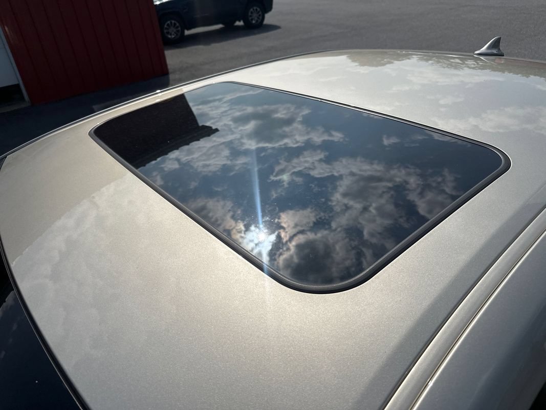 Used 2013 Toyota Avalon Limited FWD image 24