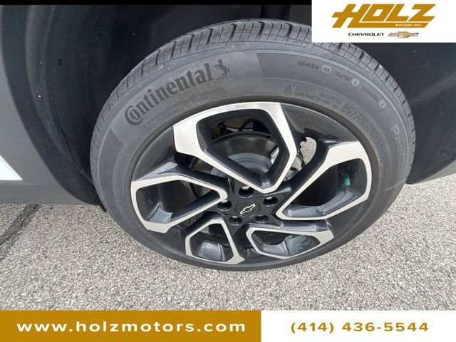 Certified 2025 Chevrolet Trax RS w/ Driver Confidence Package FWD image 31