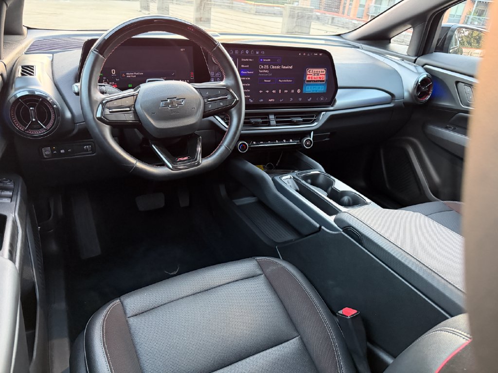 Used 2024 Chevrolet Equinox EV RS FWD image 13