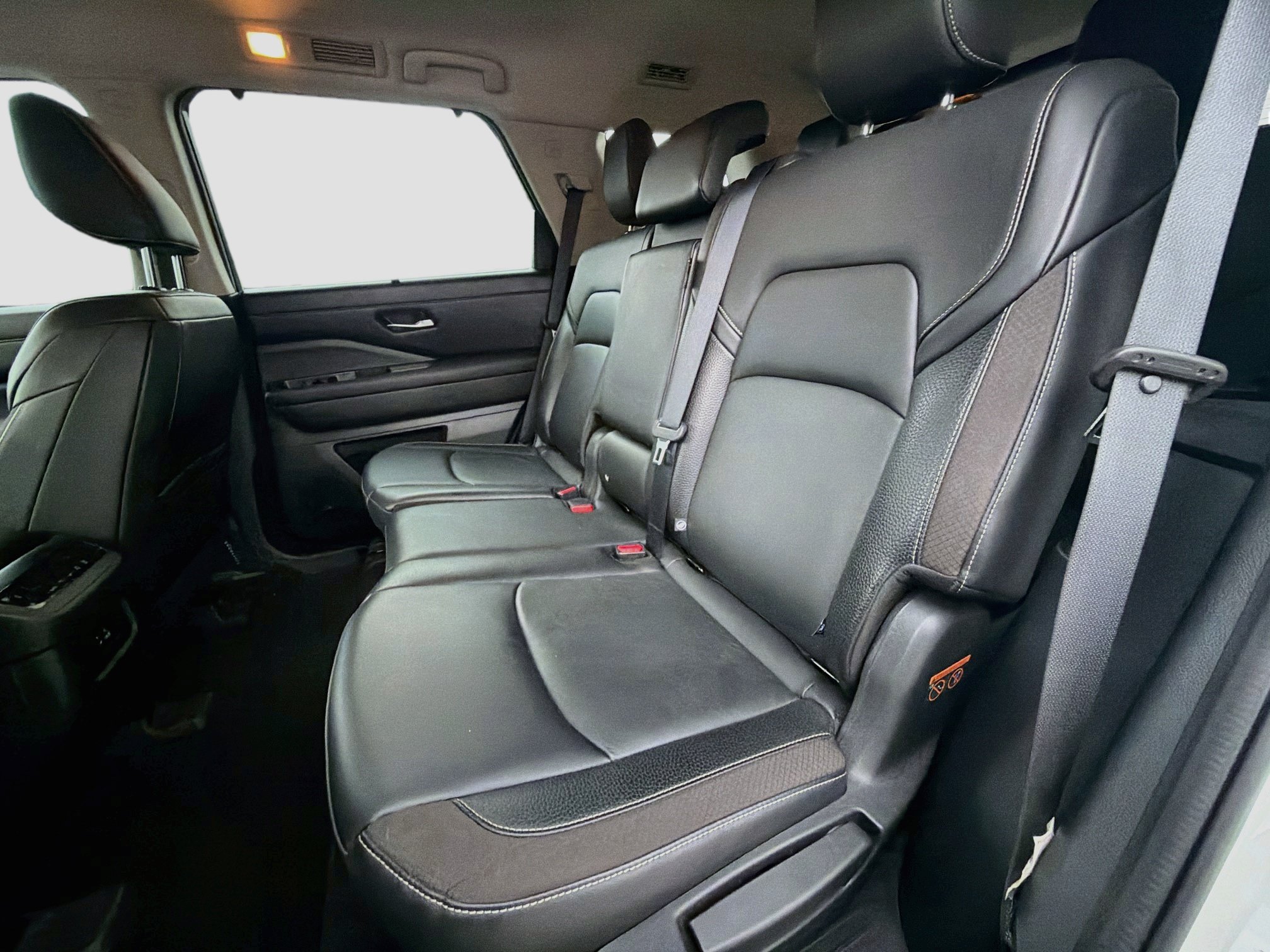 Used 2022 Nissan Pathfinder SL w/ SL Black Package FWD image 22