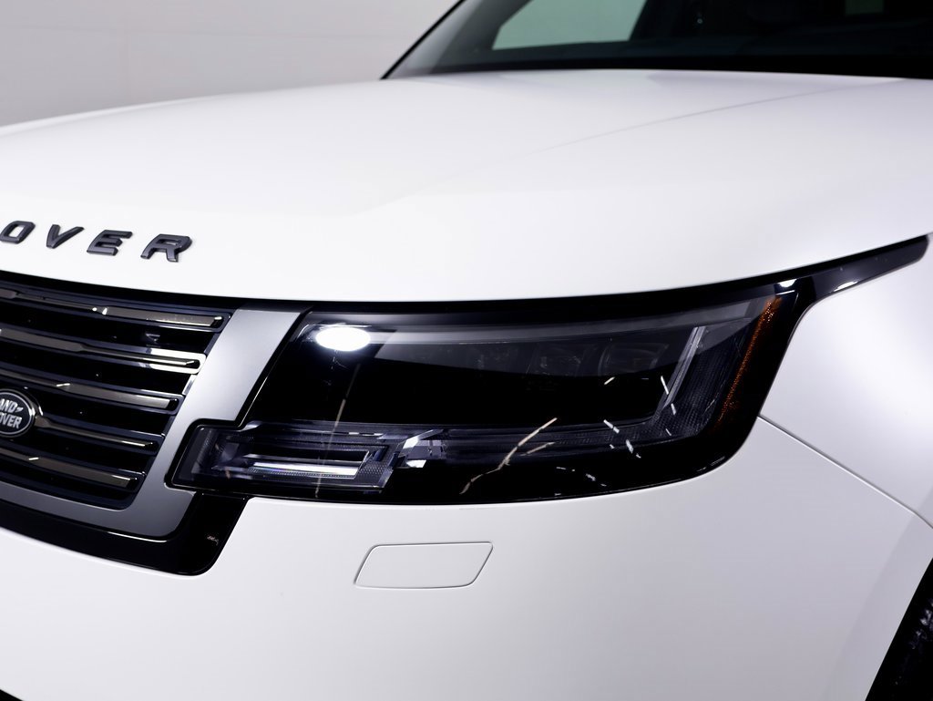 Used 2024 Land Rover Range Rover SV image 11