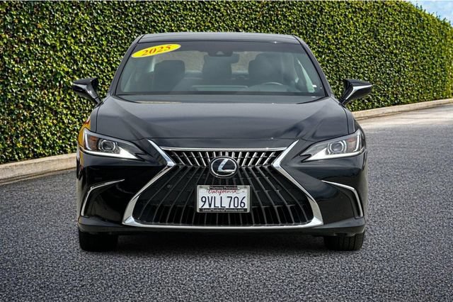 Used 2025 Lexus ES 350 w/ Premium Package FWD image 9