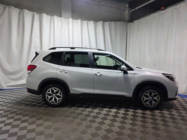 Used 2019 Subaru Forester Premium w/ All-Weather Package image 3