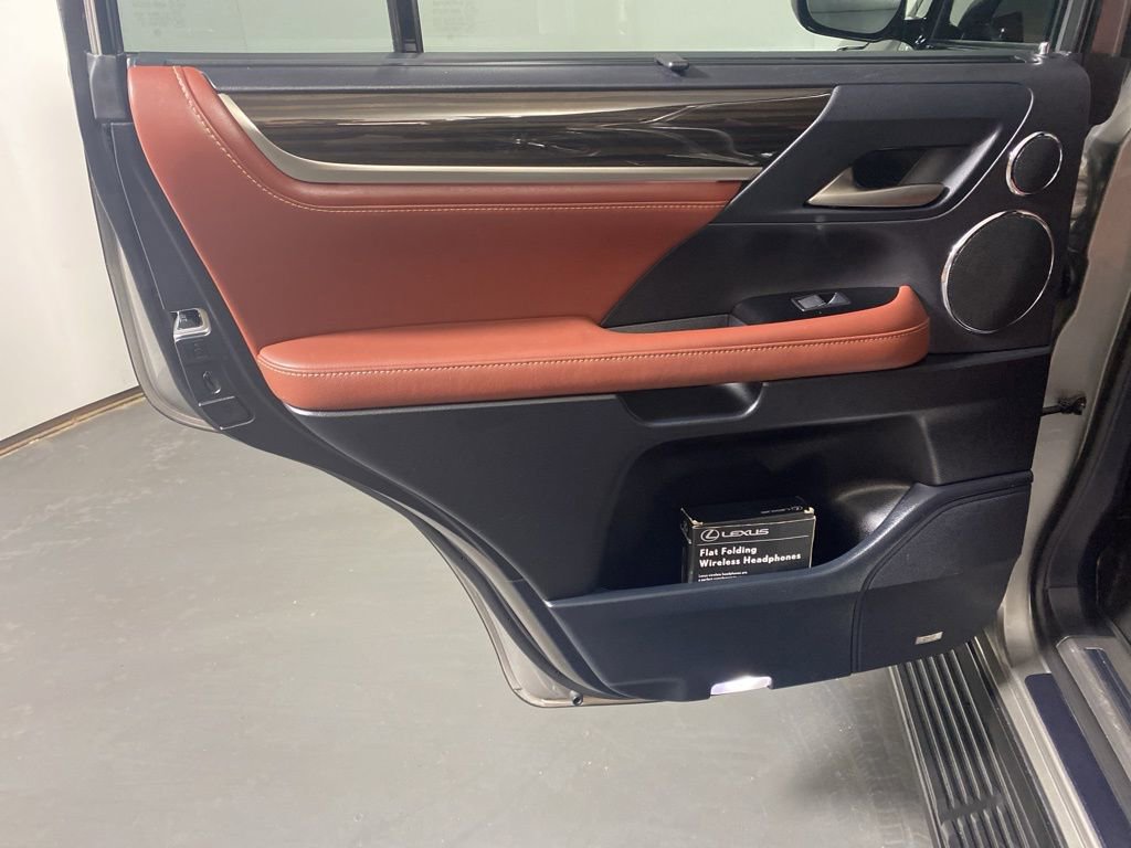 Used 2020 Lexus LX 570 4WD w/ Sport Package image 27