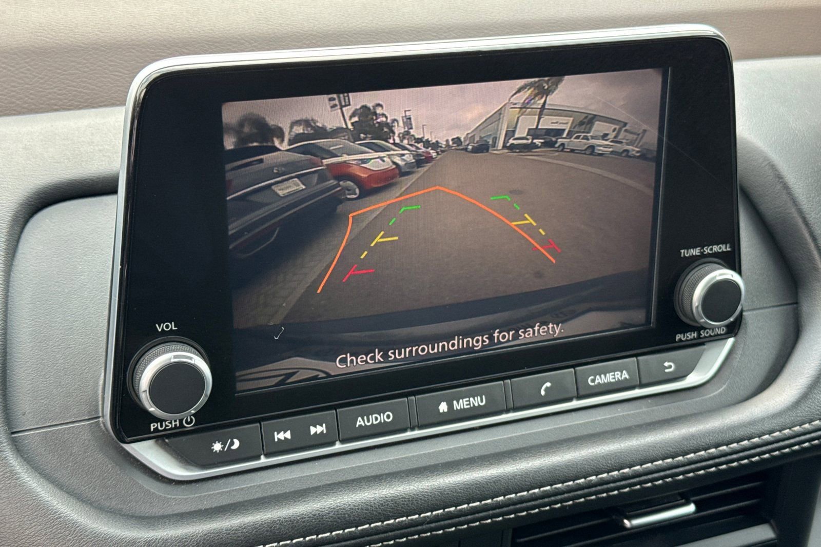 Used 2023 Nissan Rogue S image 19