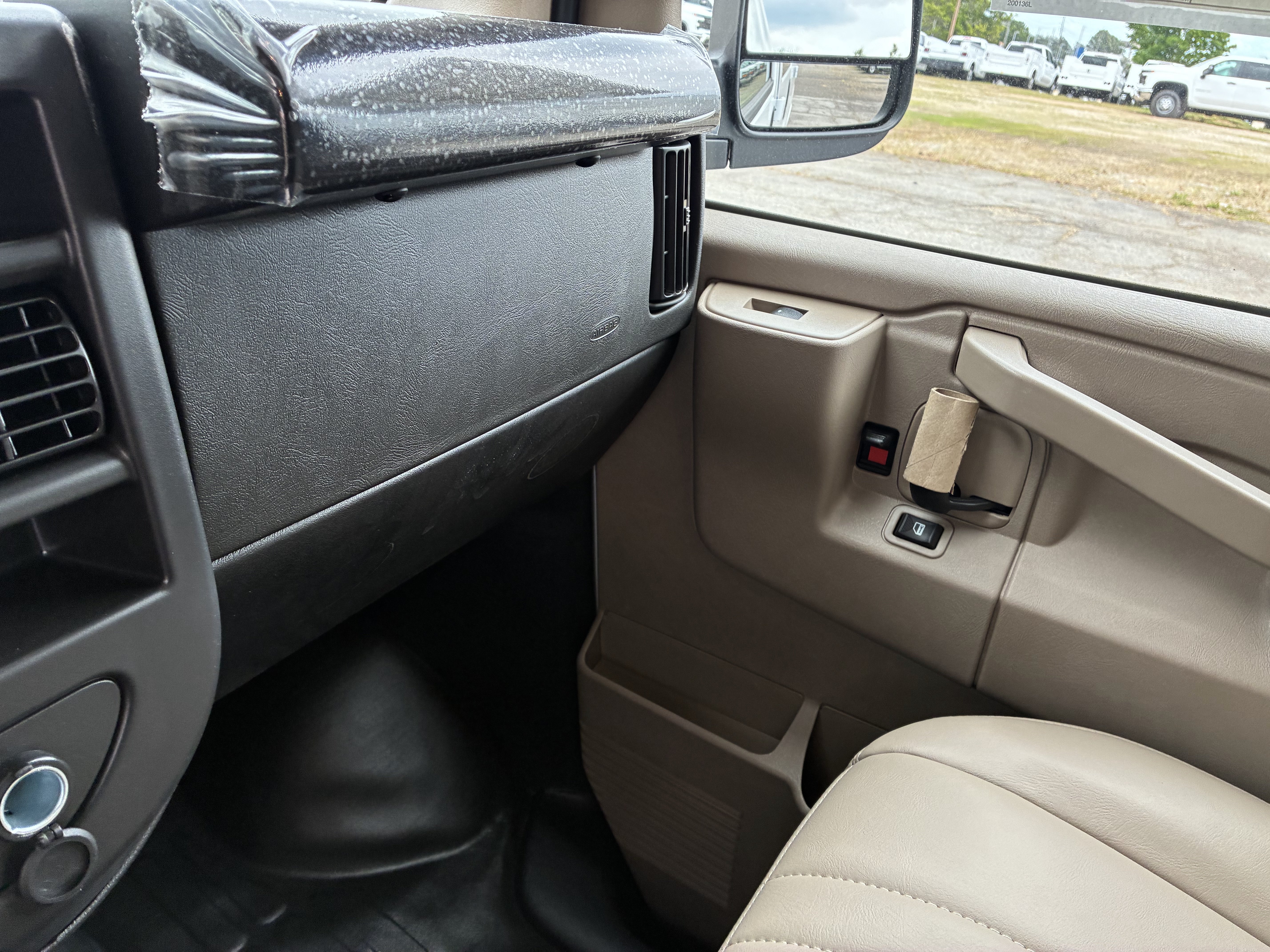 New 2026 Chevrolet Express 2500 w/ Driver Convenience Package RWD image 36