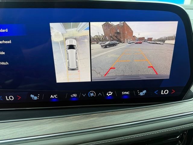 Used 2025 Chevrolet Suburban Z71 w/ Comfort Package image 32