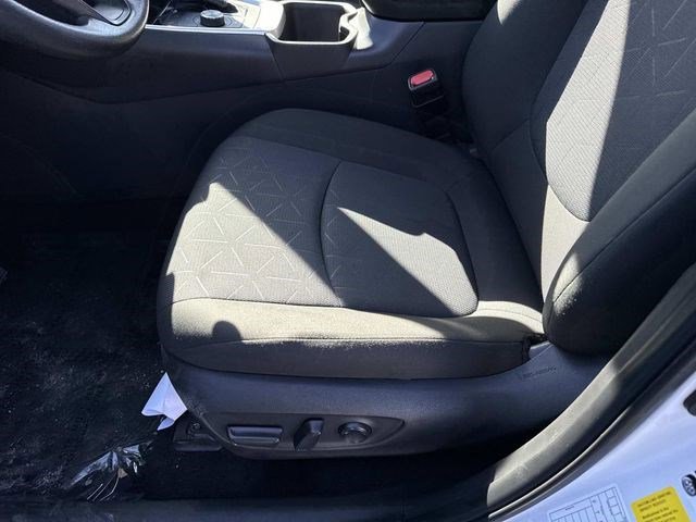 Used 2025 Toyota RAV4 XLE image 15