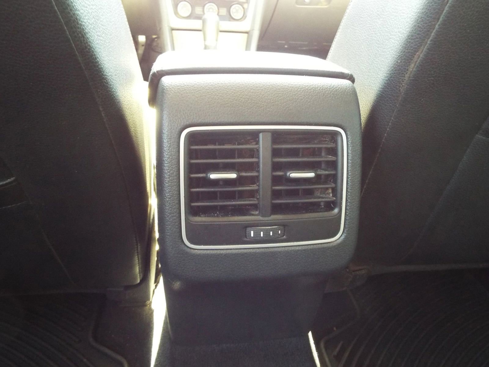 Used 2014 Volkswagen Passat TDI SE FWD image 26