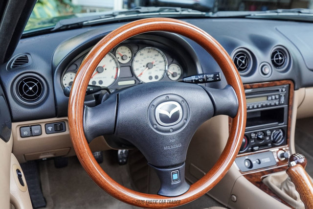 Used 2001 MAZDA MX-5 Miata RWD image 36