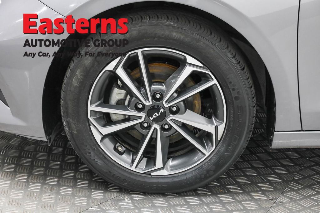 Used 2023 Kia Forte LXS image 32