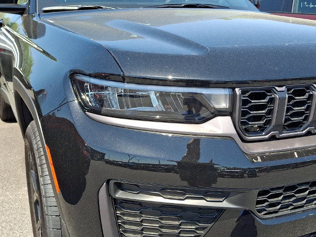 New 2026 Jeep Grand Cherokee Altitude AWD/4WD image 7