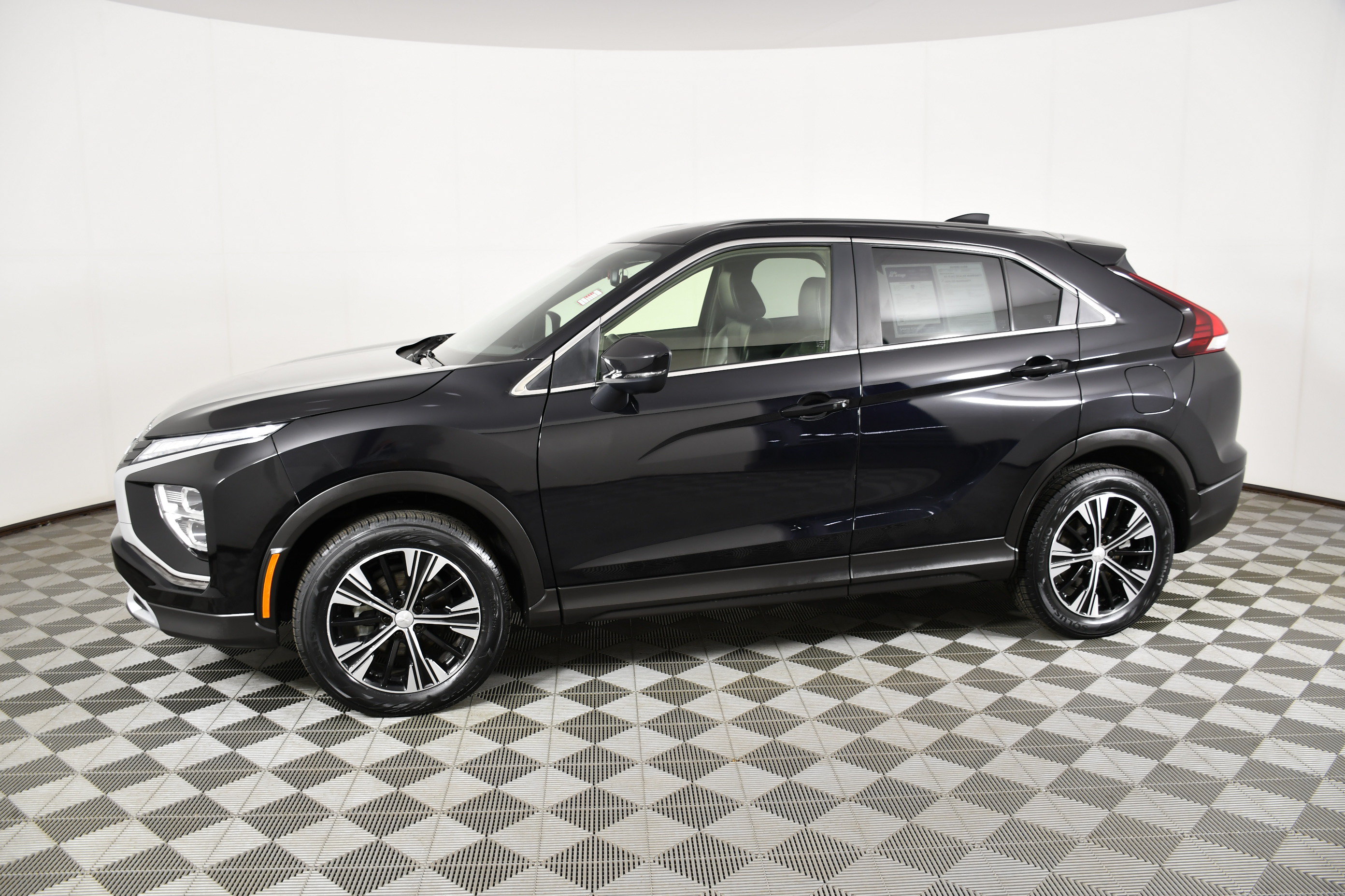 Used 2022 Mitsubishi Eclipse Cross SEL AWD/4WD image 9