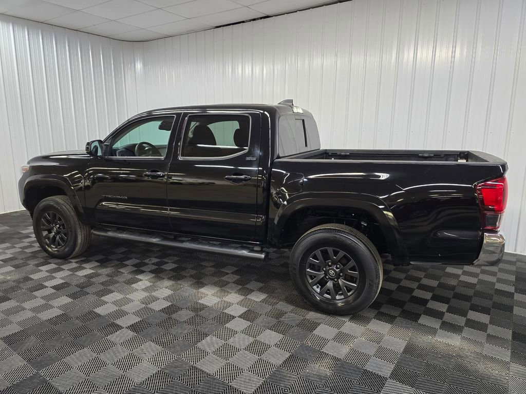 Used 2023 Toyota Tacoma SR5 AWD/4WD image 4