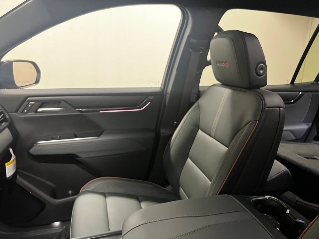 New 2026 GMC Acadia AT4 w/ Luxury Package AWD/4WD image 31