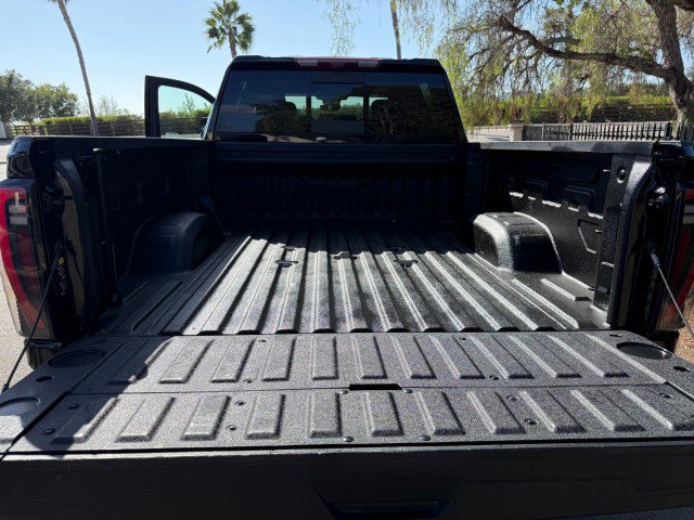 Used 2025 GMC Sierra 2500 AT4 w/ AT4 Premium Plus Package AWD/4WD image 15