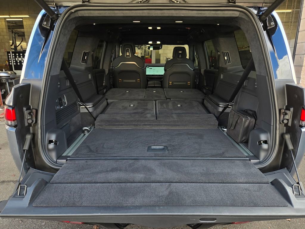 Used 2022 Rivian R1S Launch Edition image 39