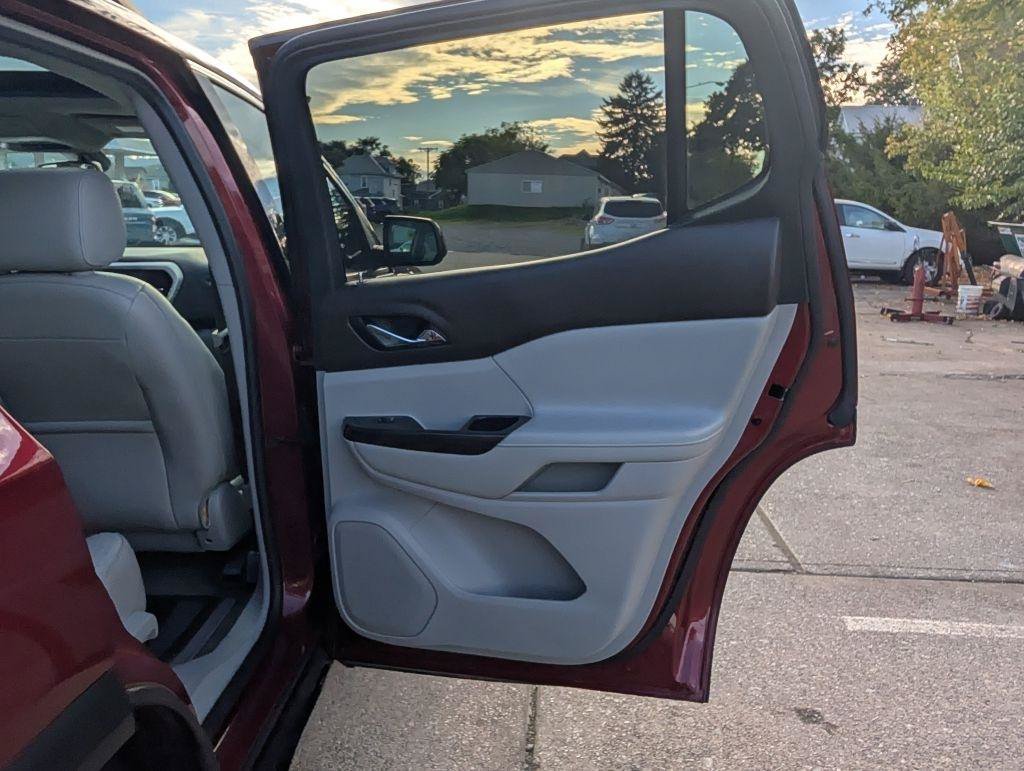 Used 2017 GMC Acadia SLT AWD/4WD image 50