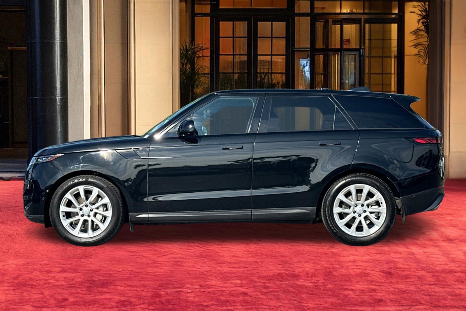 Certified 2025 Land Rover Range Rover Sport image 3