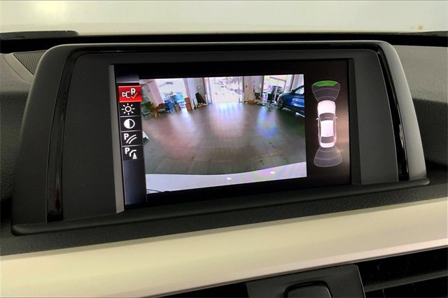 Used 2017 BMW 320i Sedan image 21