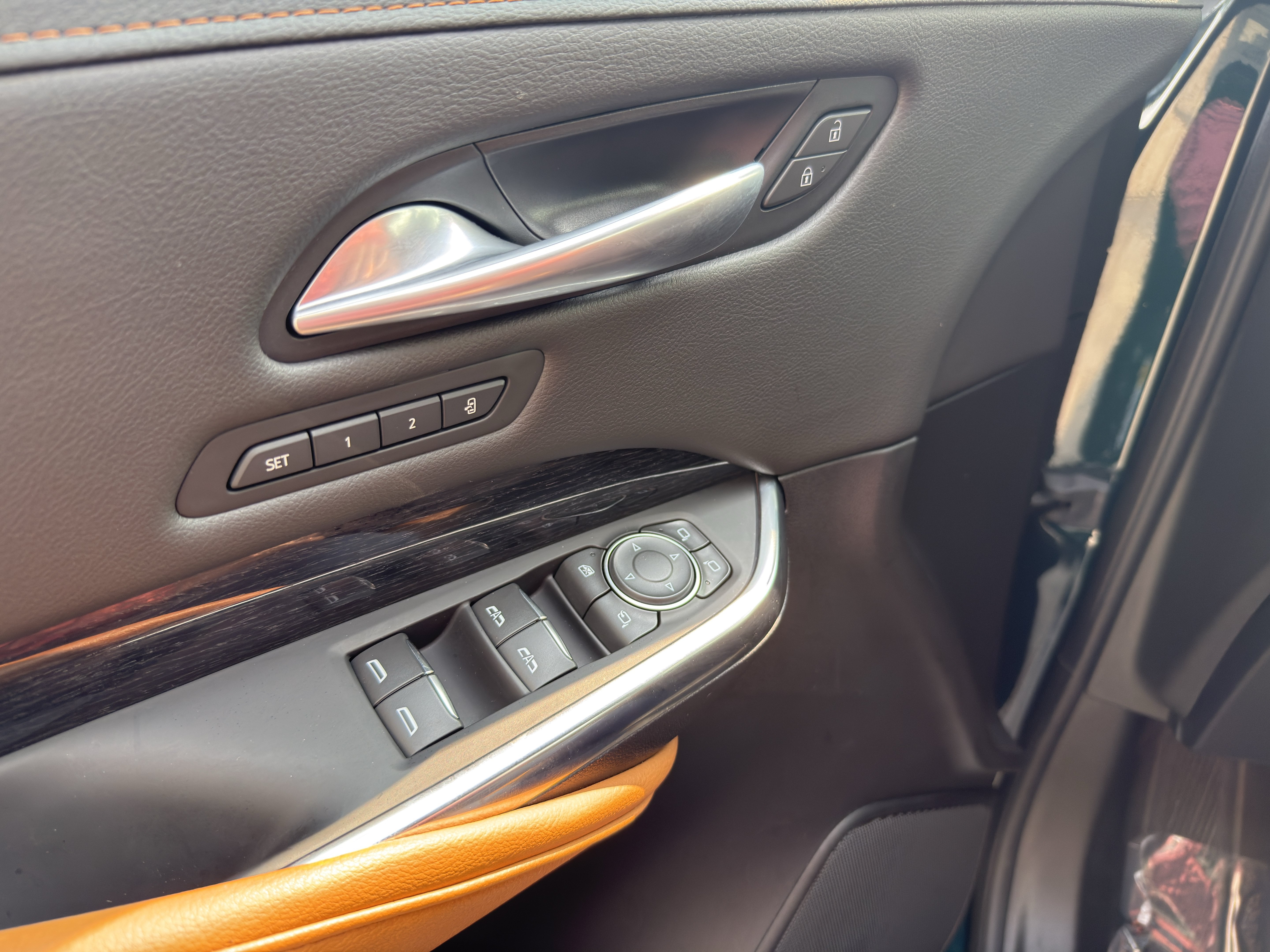 Used 2025 Cadillac XT4 Sport AWD/4WD image 19