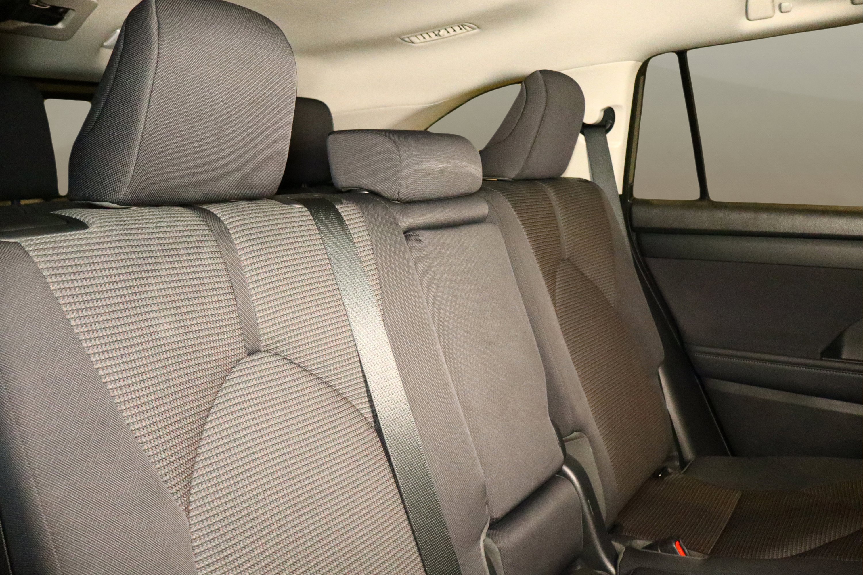 Used 2020 Toyota Highlander LE image 20