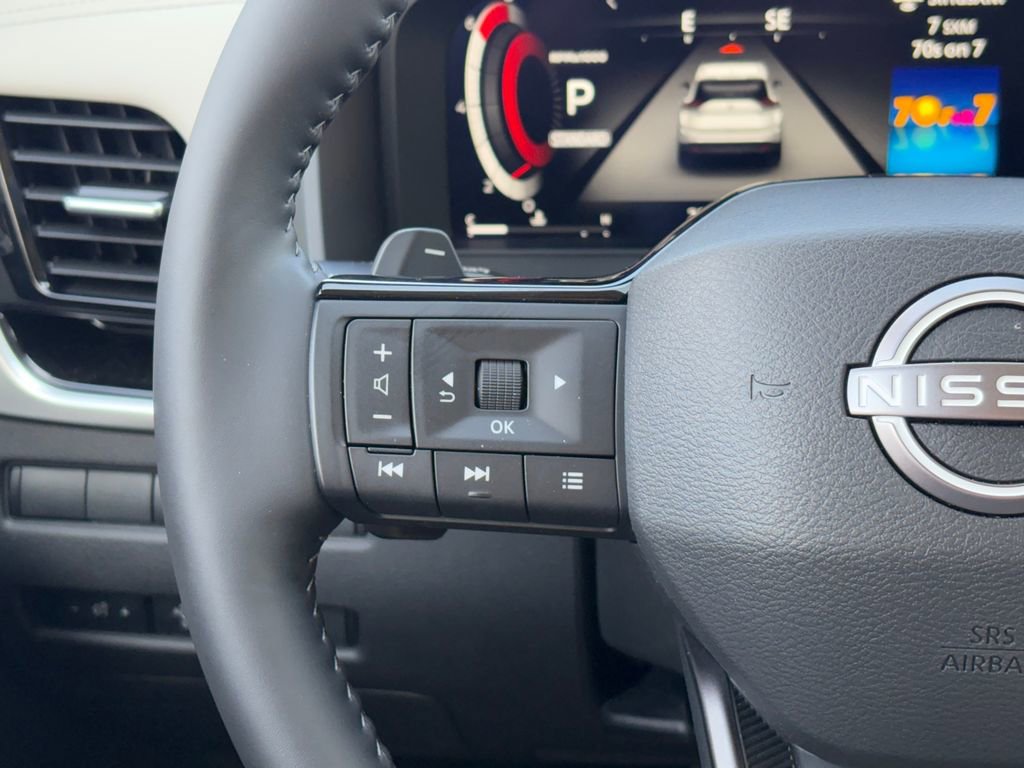 Used 2025 Nissan Rogue SL w/ SL Premium Package image 12