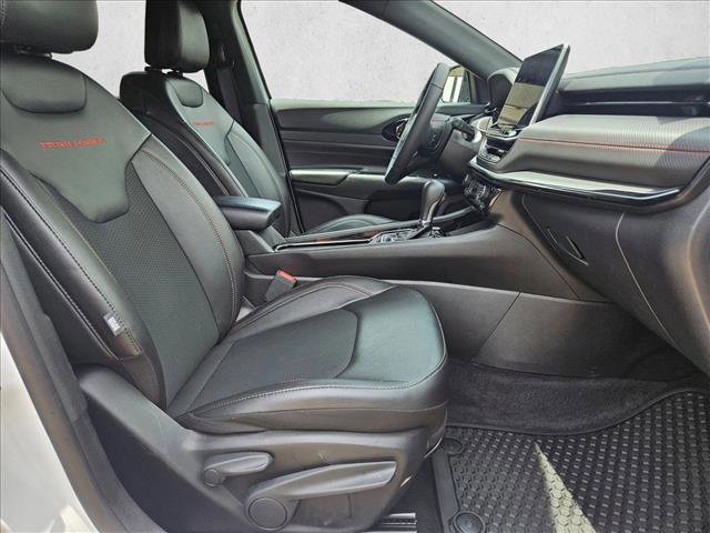 Used 2025 Jeep Compass Trailhawk AWD/4WD image 20