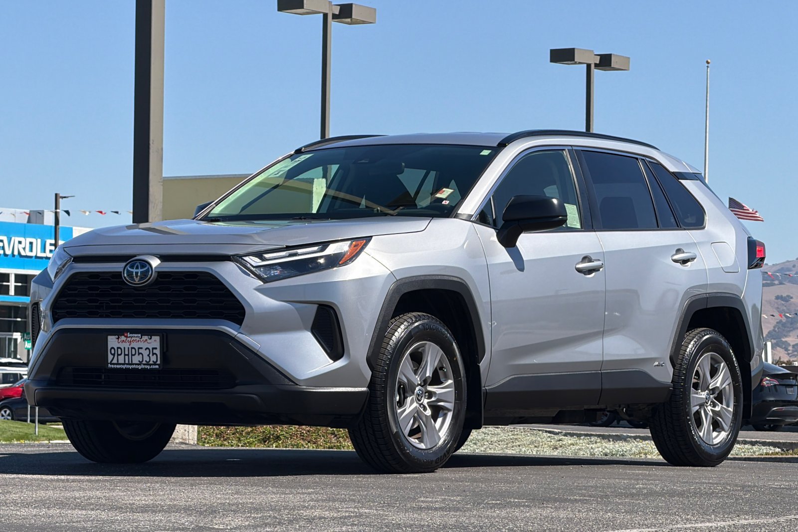 Used 2024 Toyota RAV4 LE AWD/4WD image 9