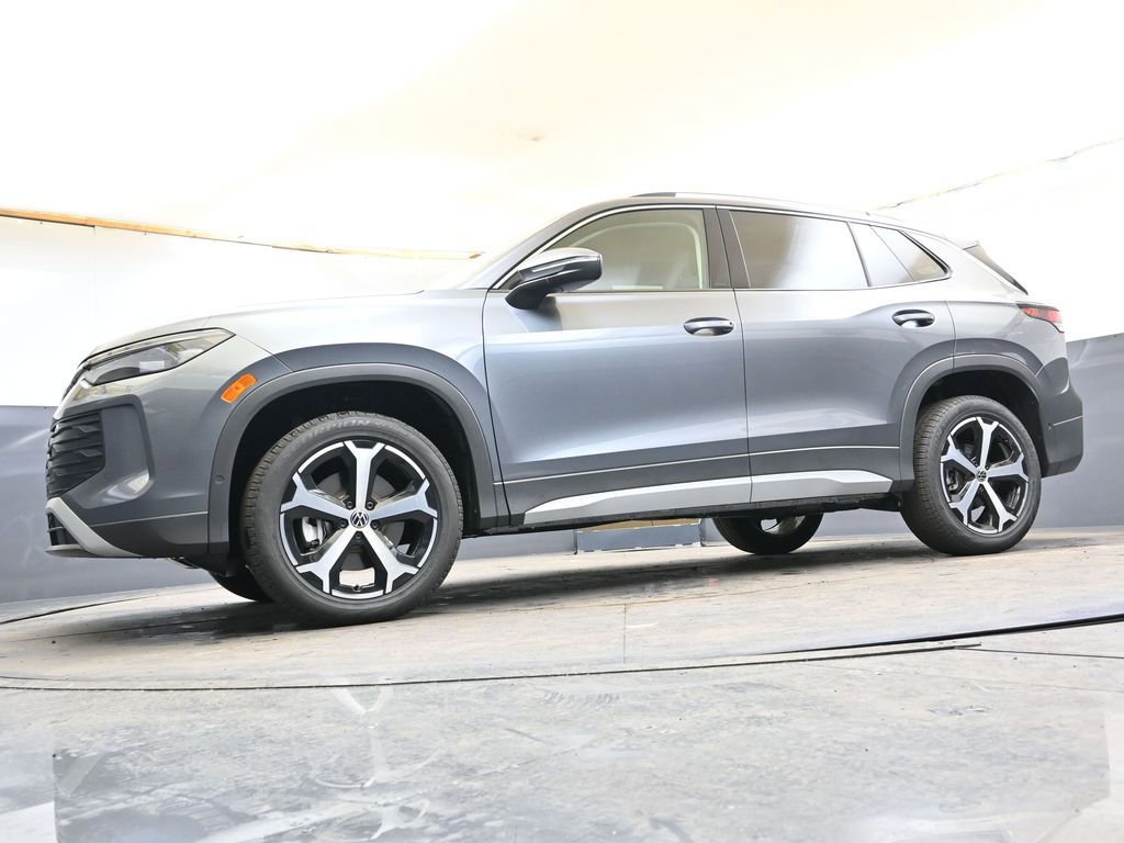 New 2026 Volkswagen Tiguan SE image 30