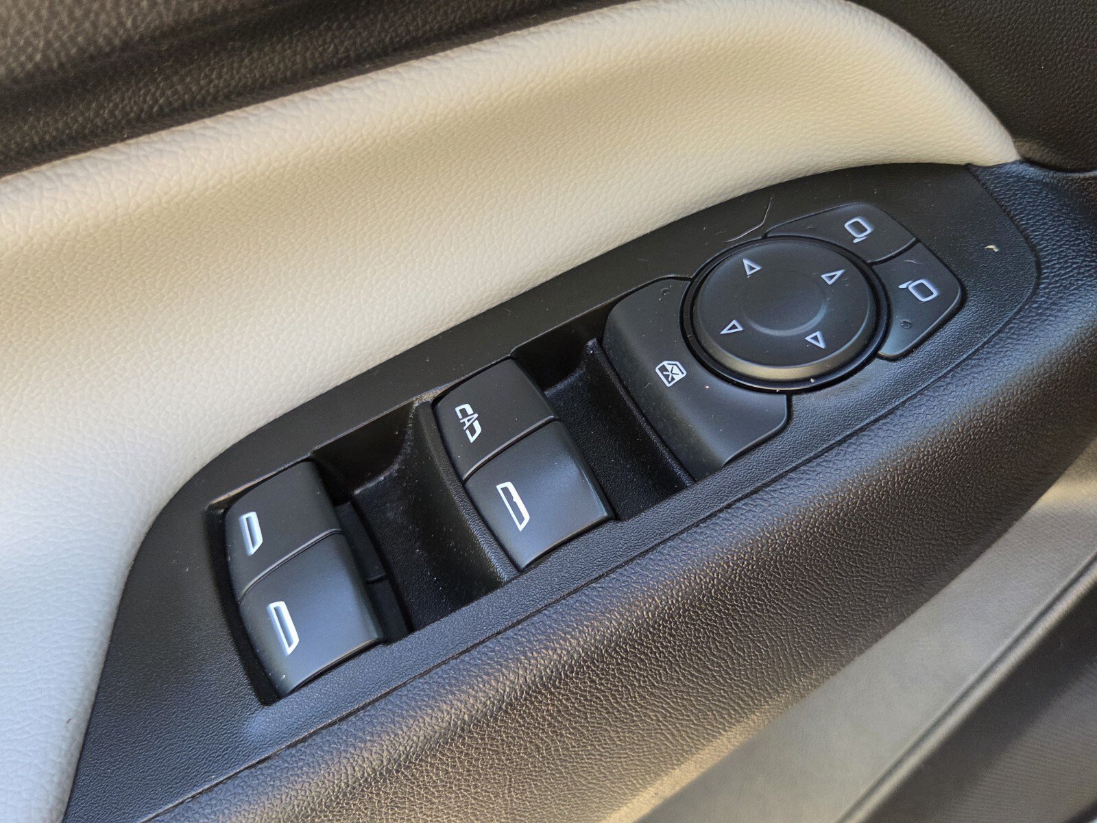 Used 2024 Chevrolet Equinox LS w/ LS Convenience Package FWD image 36