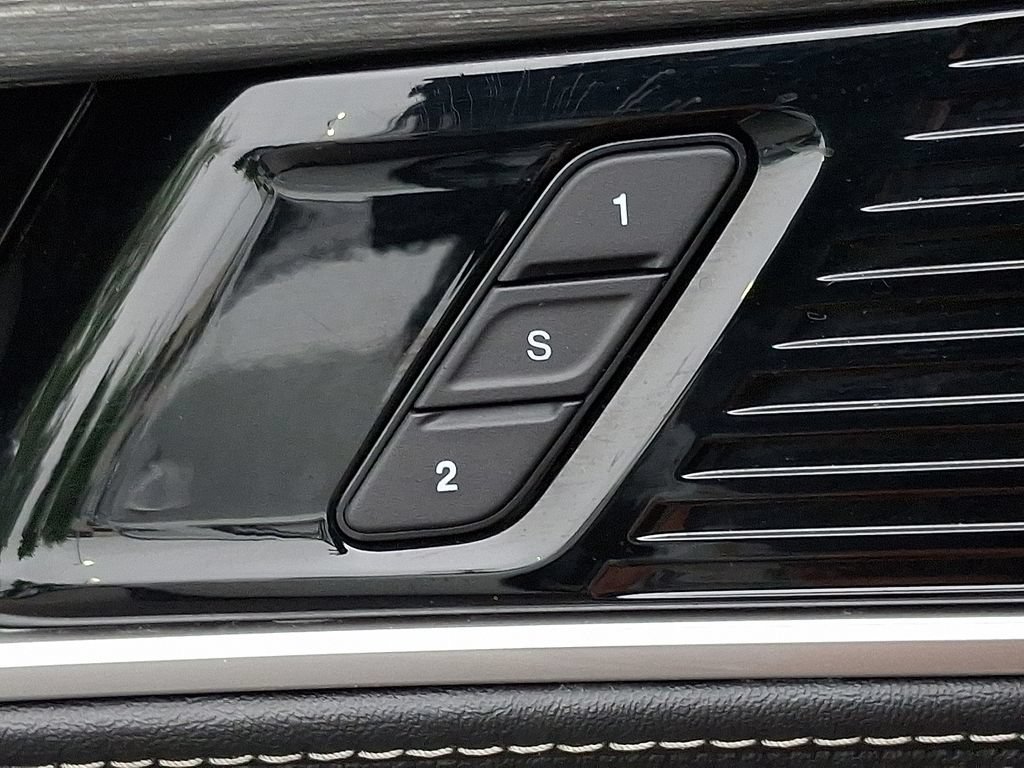 Certified 2023 Jeep Wagoneer L Series II AWD/4WD image 29