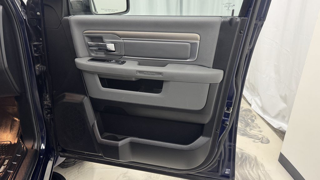 Used 2014 RAM 1500 Classic SLT AWD/4WD image 23