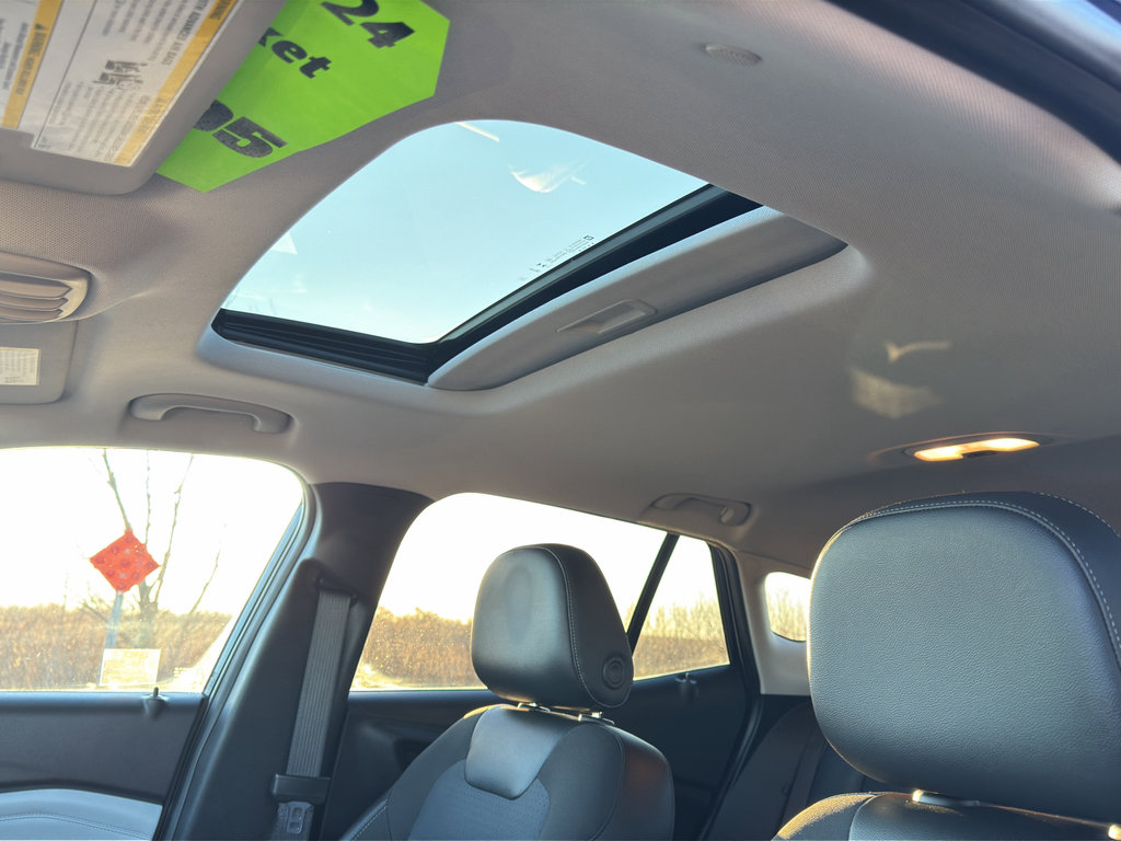 Used 2024 Chevrolet Trax LT w/ Sunroof Package image 19