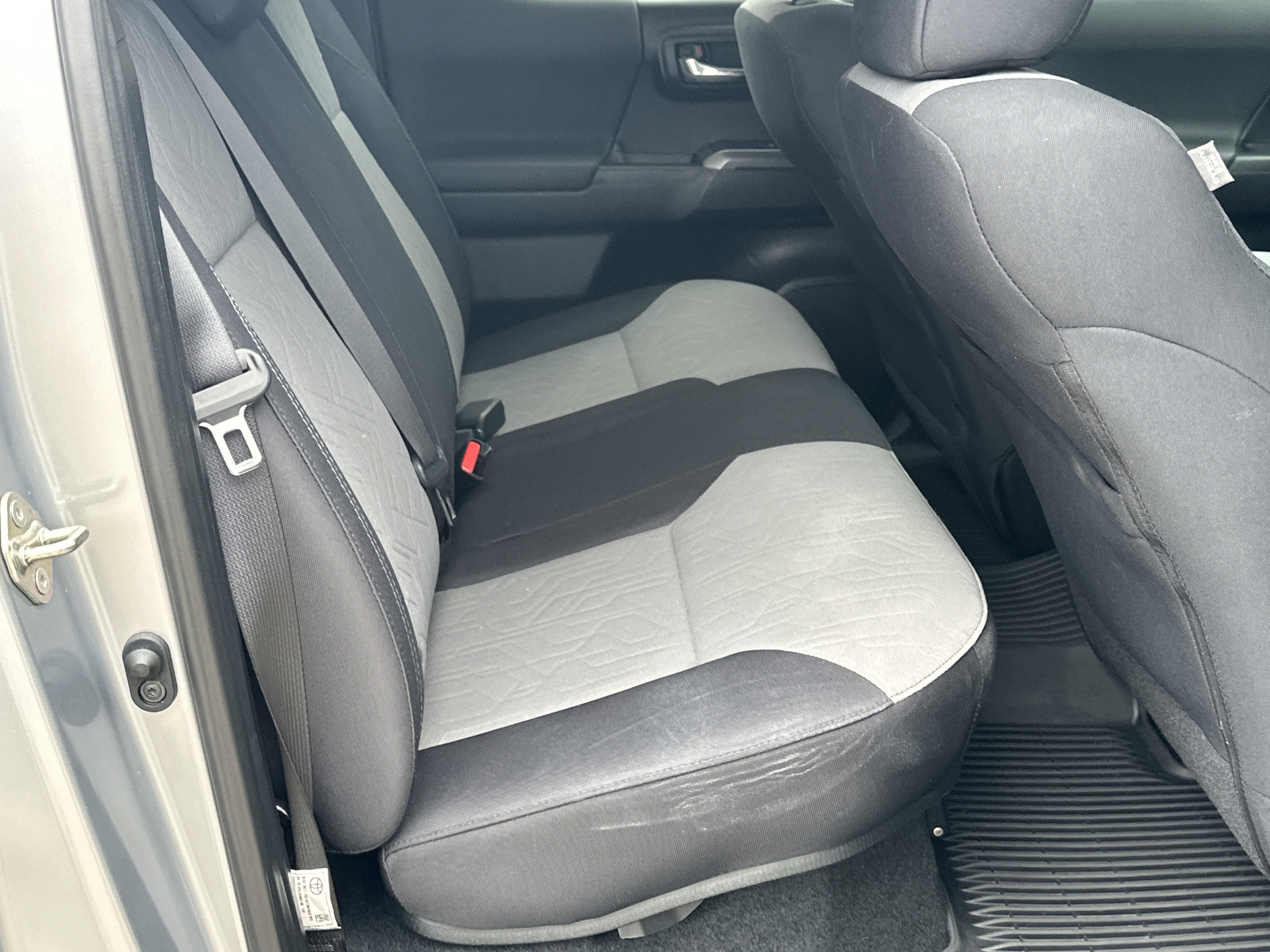 Used 2020 Toyota Tacoma TRD Sport image 15