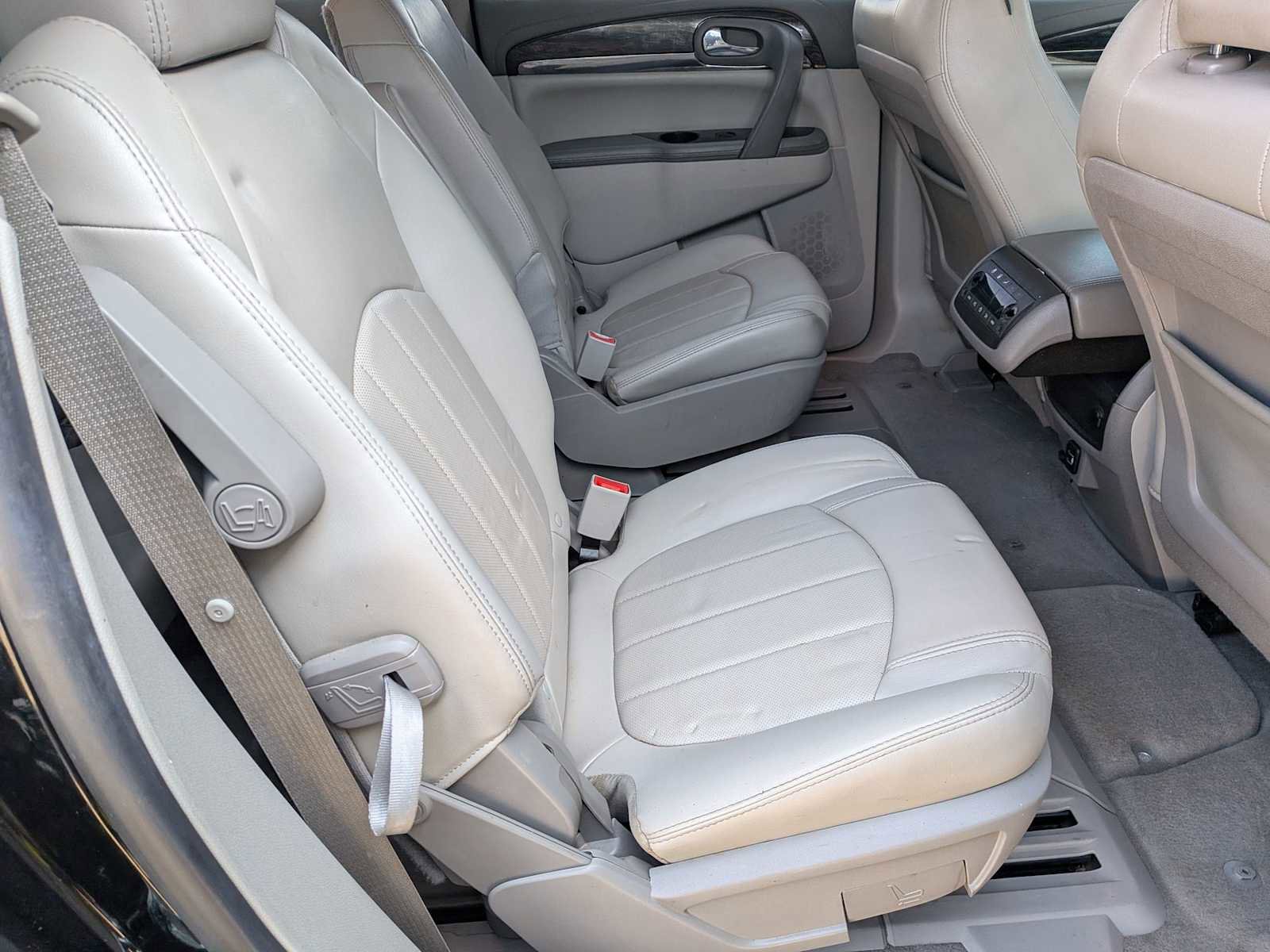 Used 2017 Buick Enclave Premium image 17