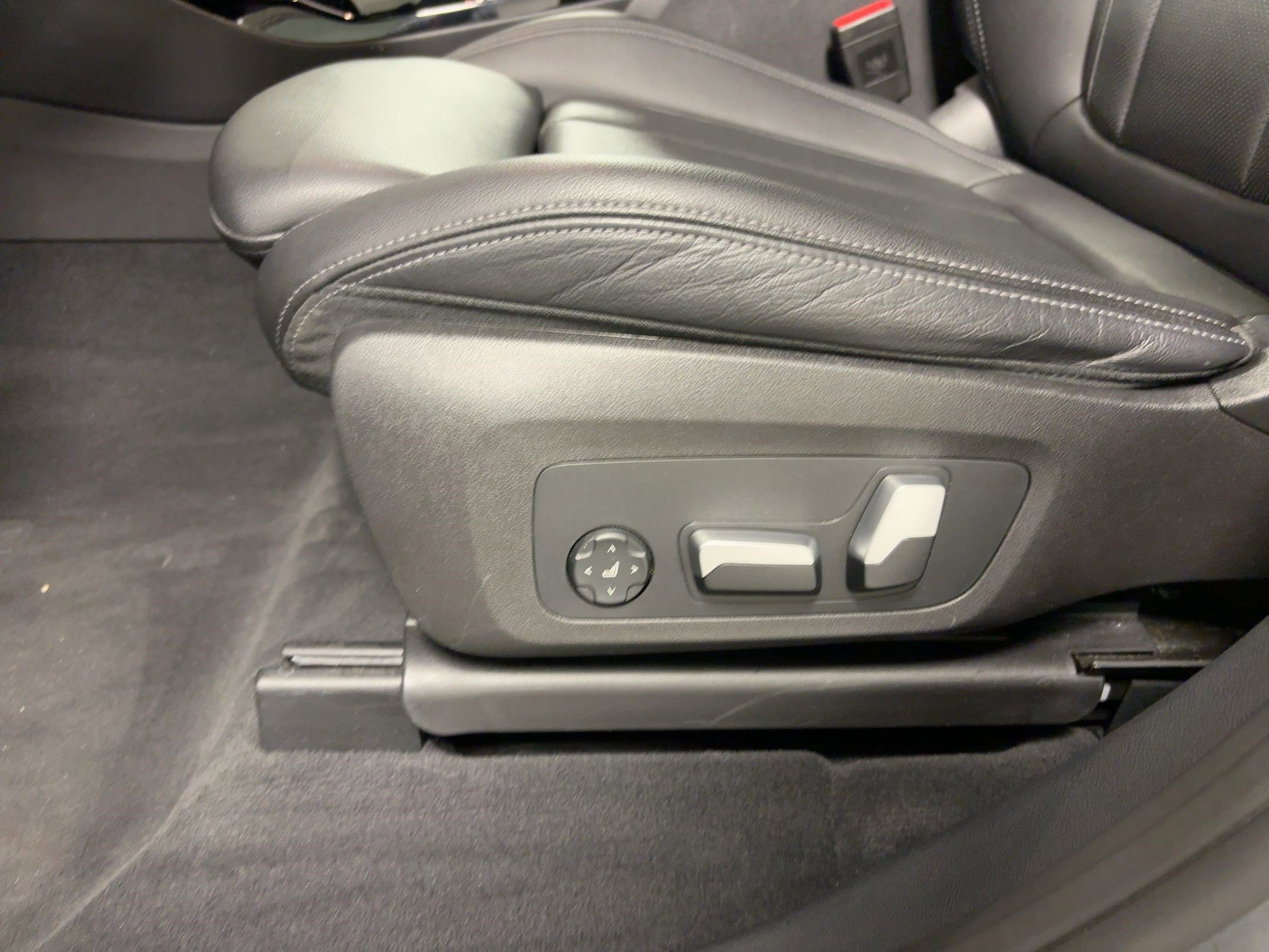 Used 2024 BMW X3 sDrive30i image 12