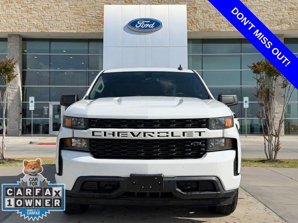 Used 2020 Chevrolet Silverado 1500 Custom w/ Custom Value Package image 2