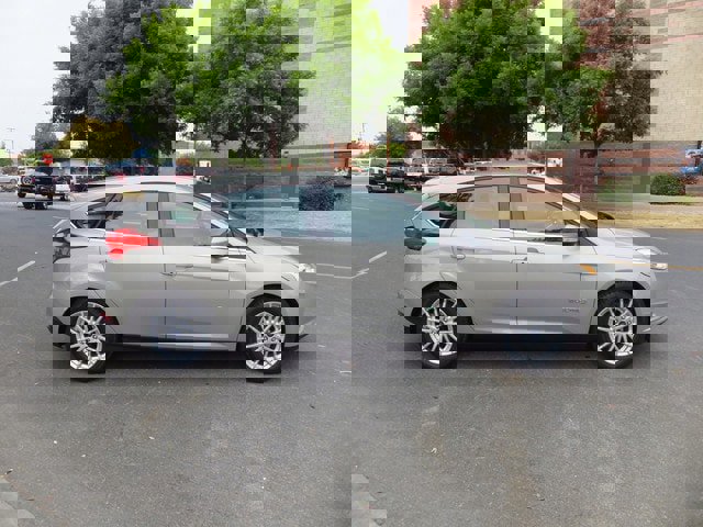 Used 2015 Ford Focus Electric Hatchback image 3