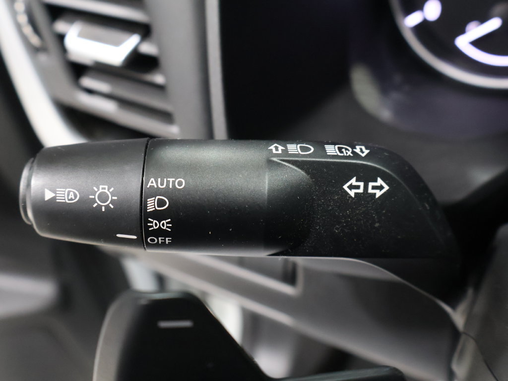 Used 2025 Nissan Rogue SV AWD/4WD image 40