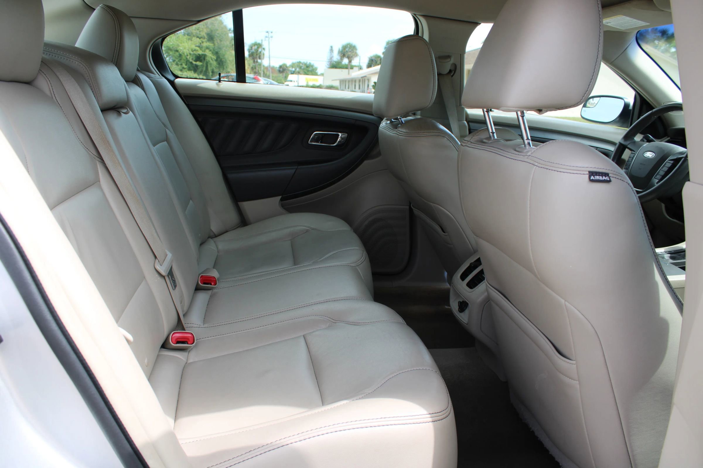 Used 2012 Ford Taurus SEL FWD image 7